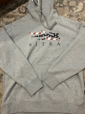 SITKA Men's Gray Pullover Hoodie with Flag Logo